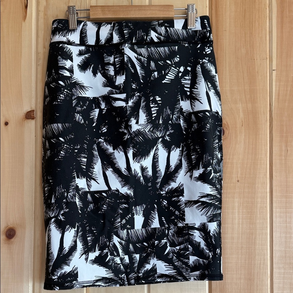 Fabletics Black & White Palm Print Cora Pencil Skirt